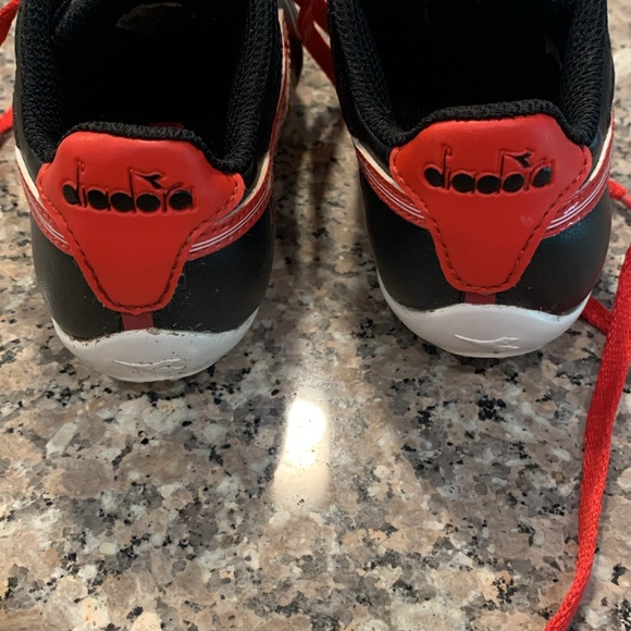 Toddler Size 9 Diadora Soccer Cleats - Picture 2 of 3